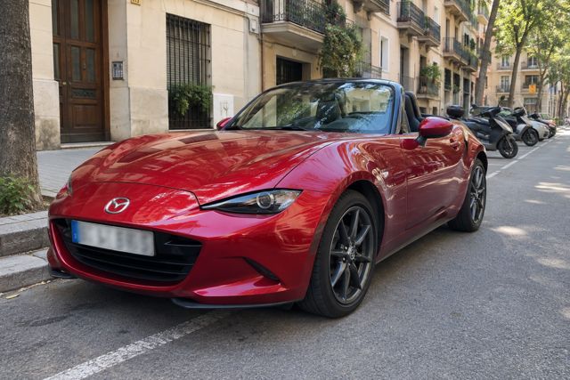 Mazda MX-5 à louer à Barcelone